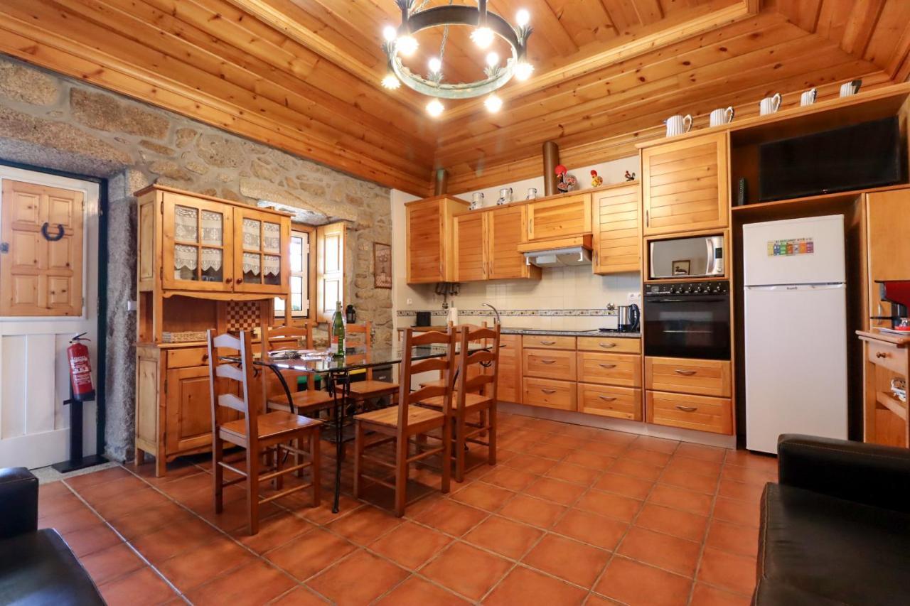 Casa Largo Do Porto - Country House With Swimming Pool Виана-ду-Каштелу Экстерьер фото