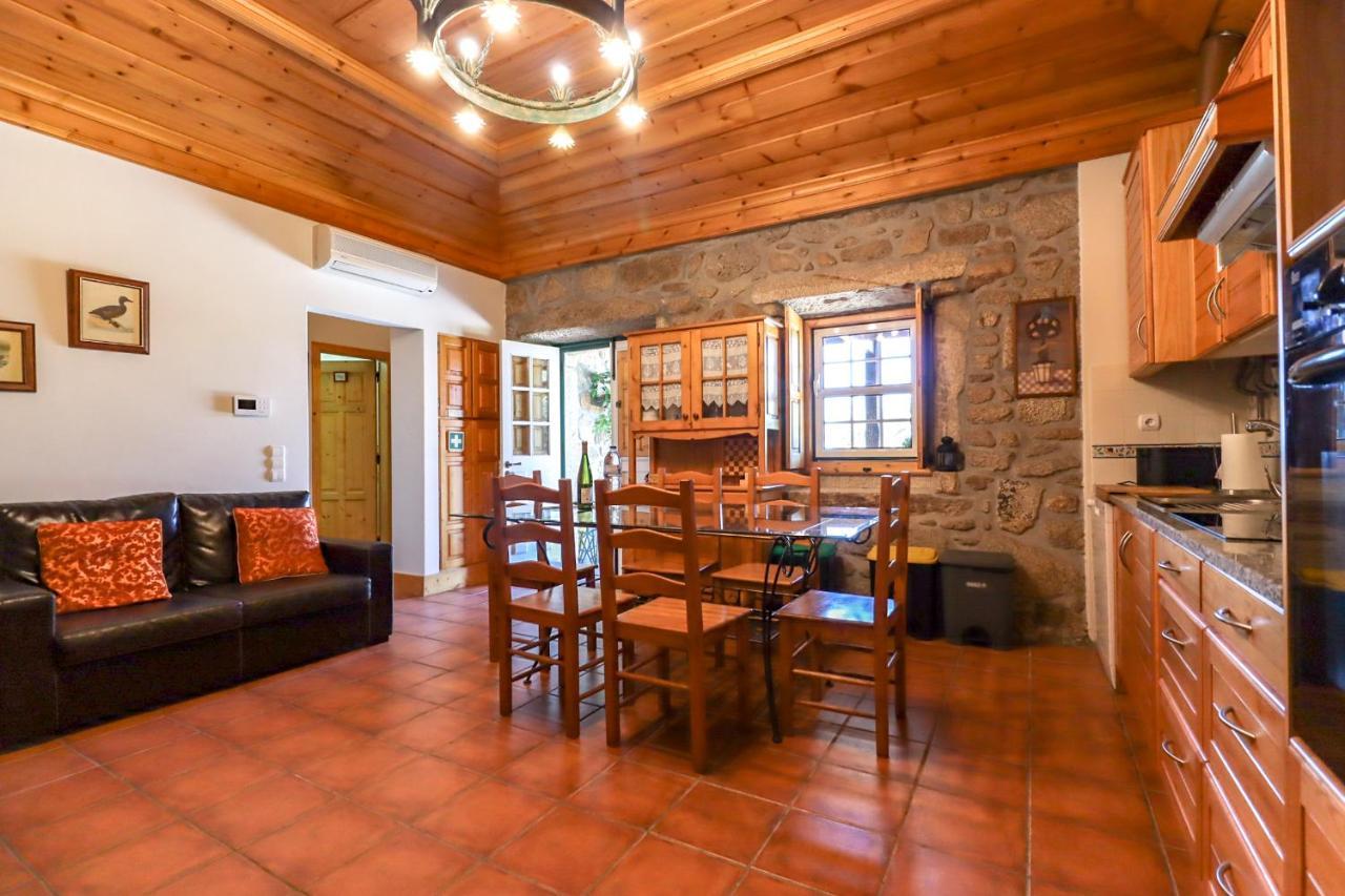 Casa Largo Do Porto - Country House With Swimming Pool Виана-ду-Каштелу Экстерьер фото